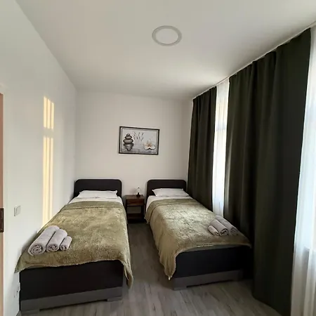 Andoniev 公寓 舍纳贝克