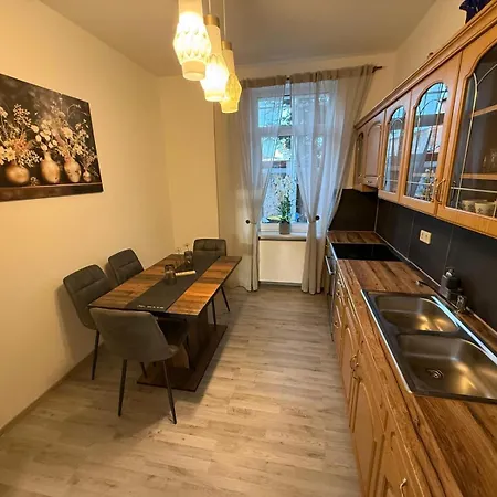 Andoniev 公寓 舍纳贝克